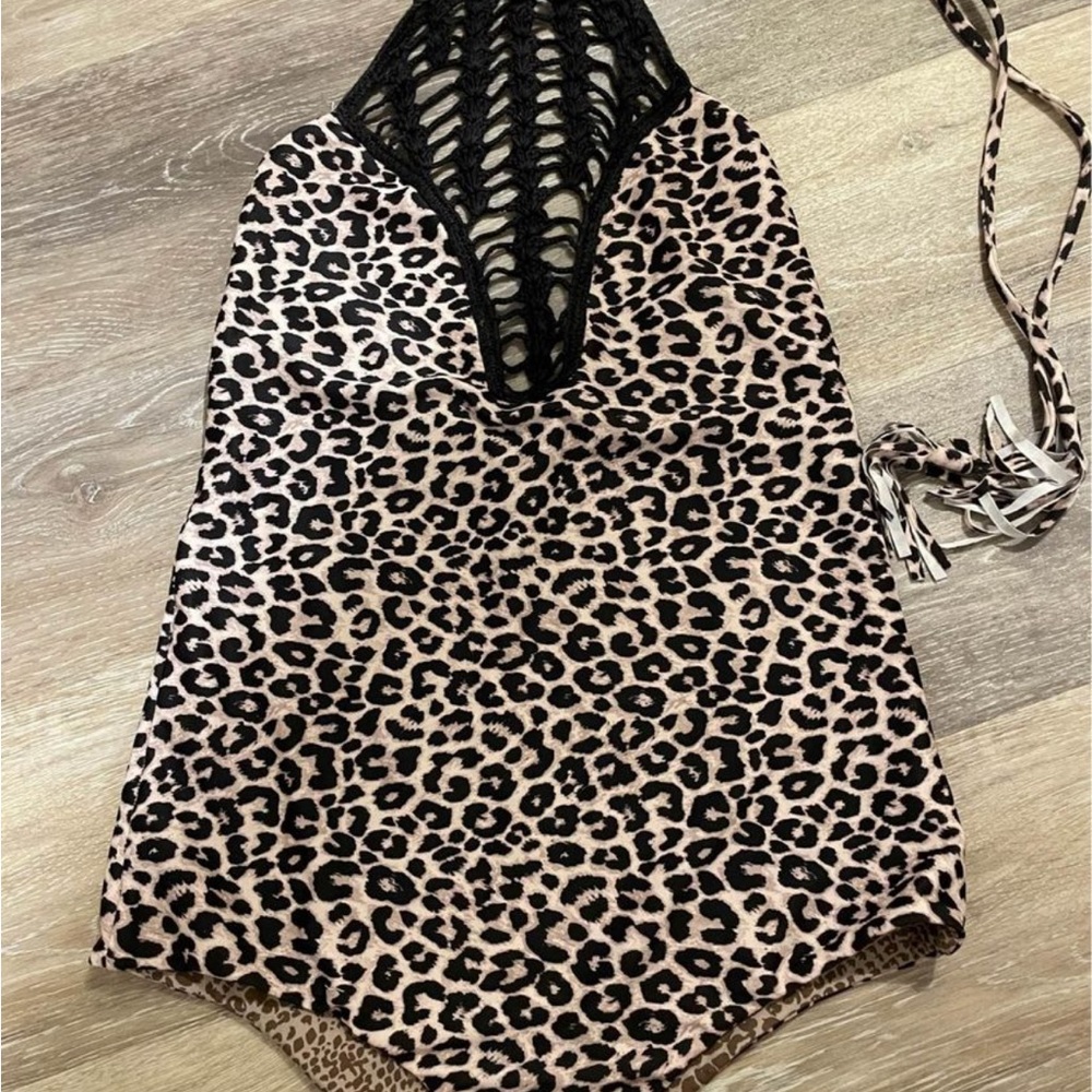 Acacia teahupoo one piece crochet- Small